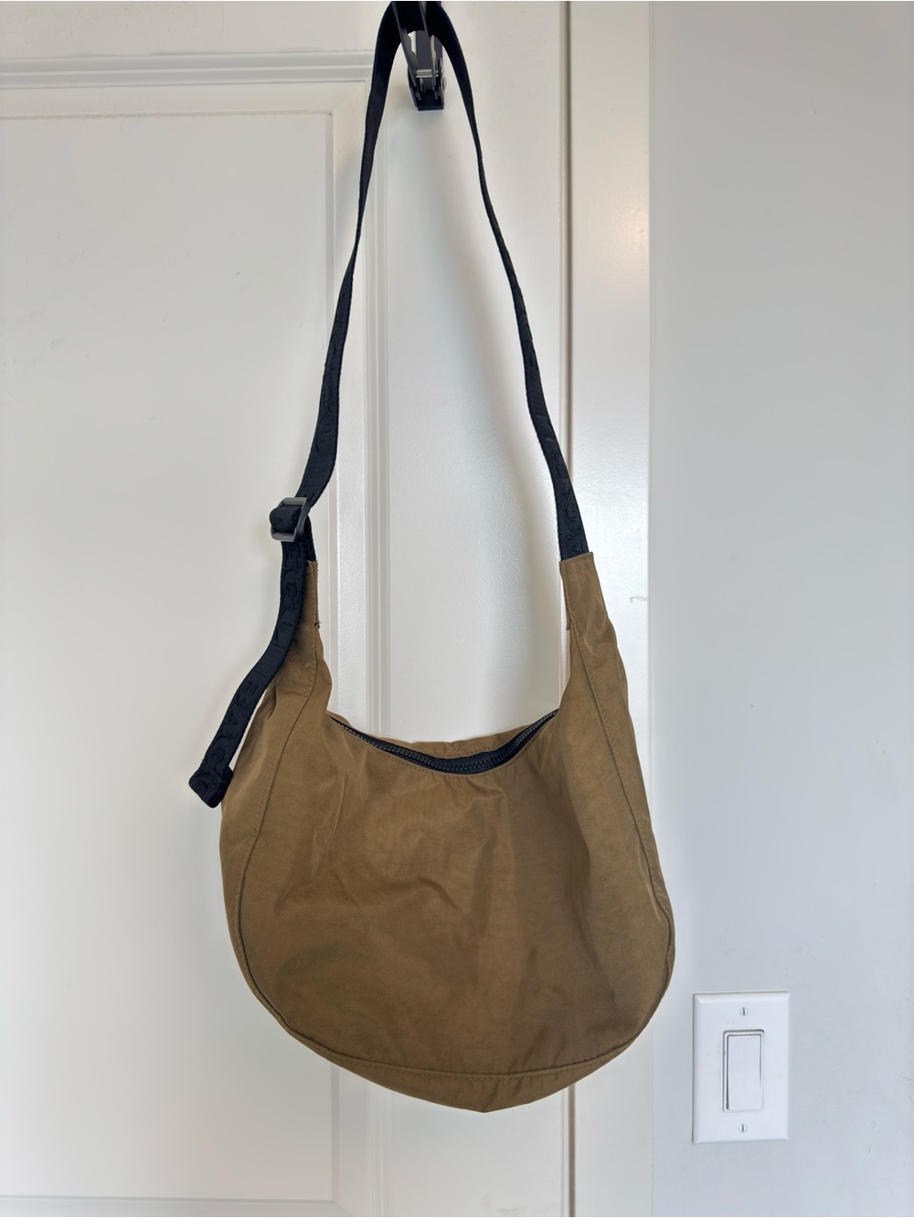 Baggu Medium Crescent Bag Khaki Adjustable Crossbody